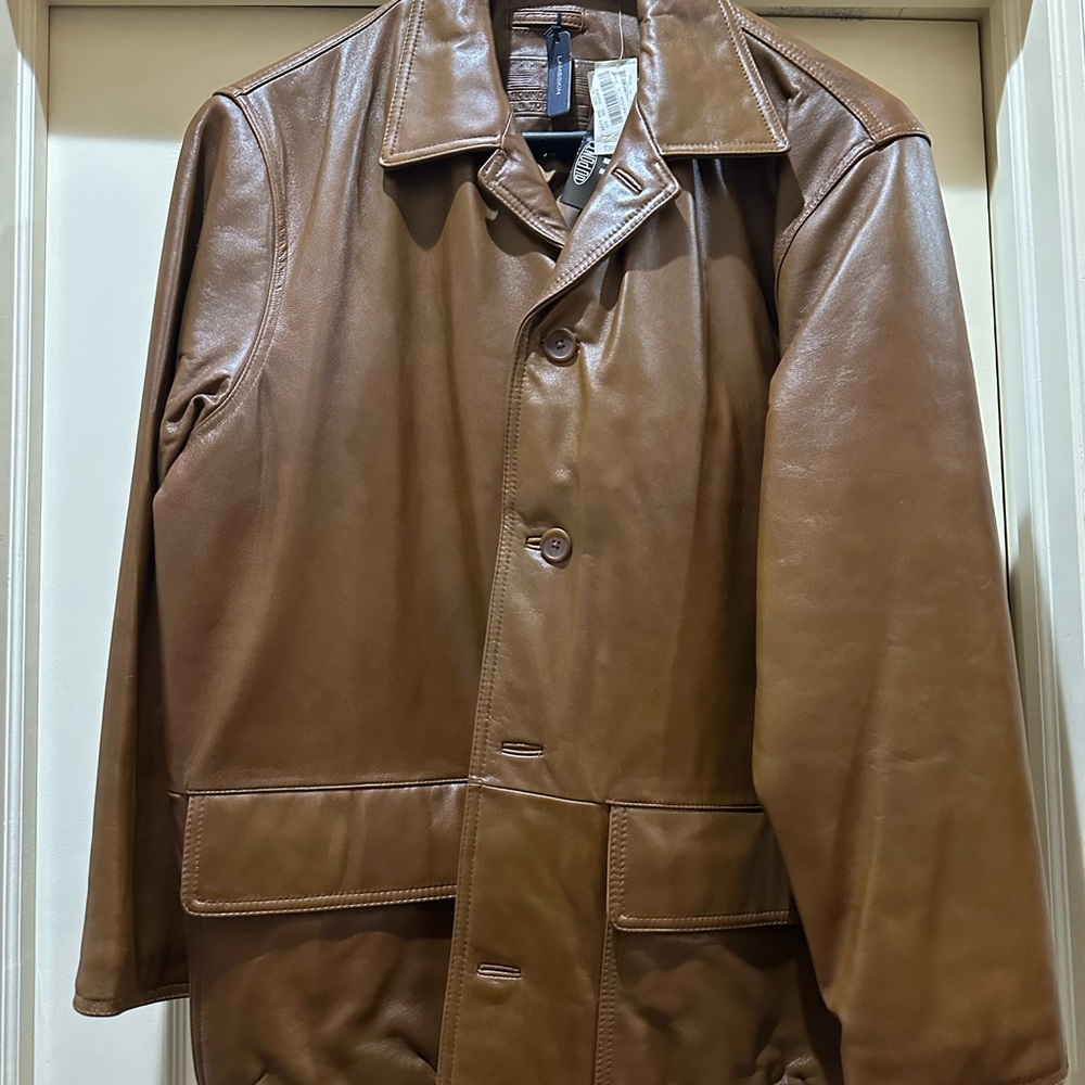Roundtree & Yorke Lambskin Men’s Barn Style Coat with polyester quilted lining